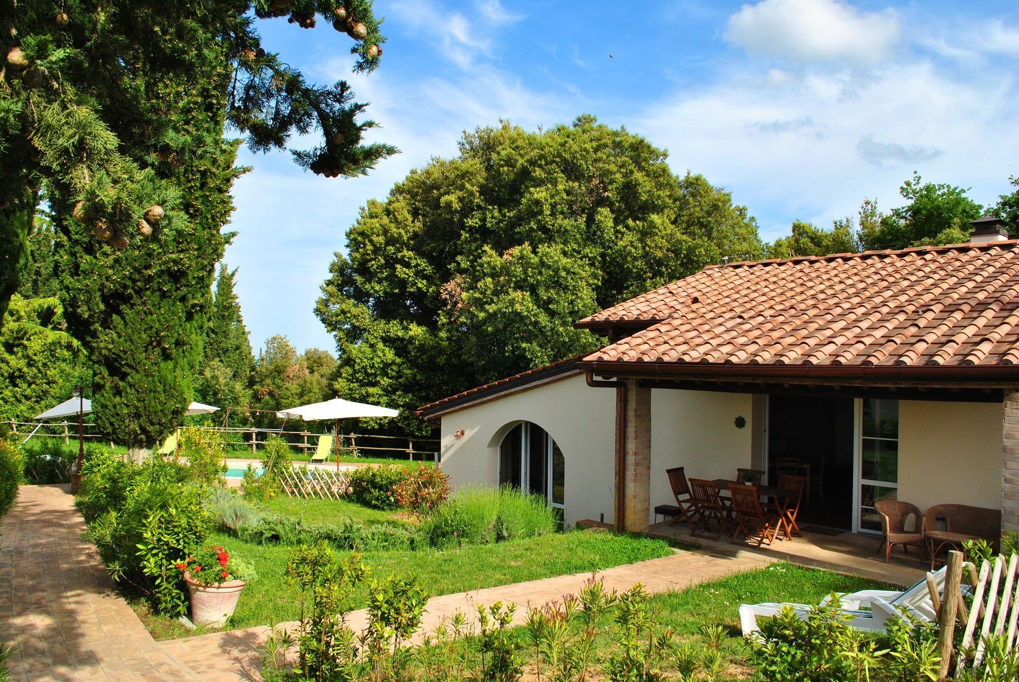 Borgo Le Colline Luxury Agriturismo In Tuscany กัมบาสซี แตร์เม ภายนอก รูปภาพ